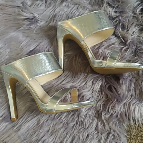 Heels - Picture 2 of 2